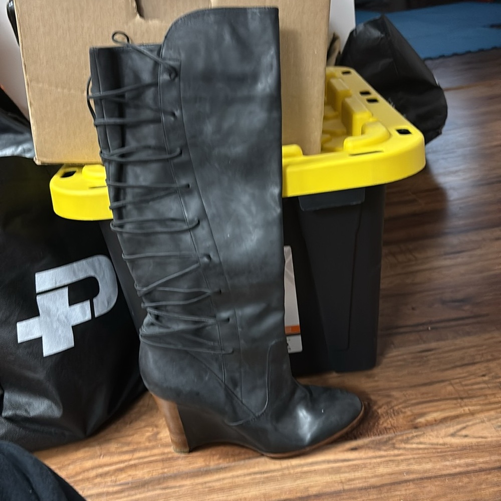Women's Black leather boots
